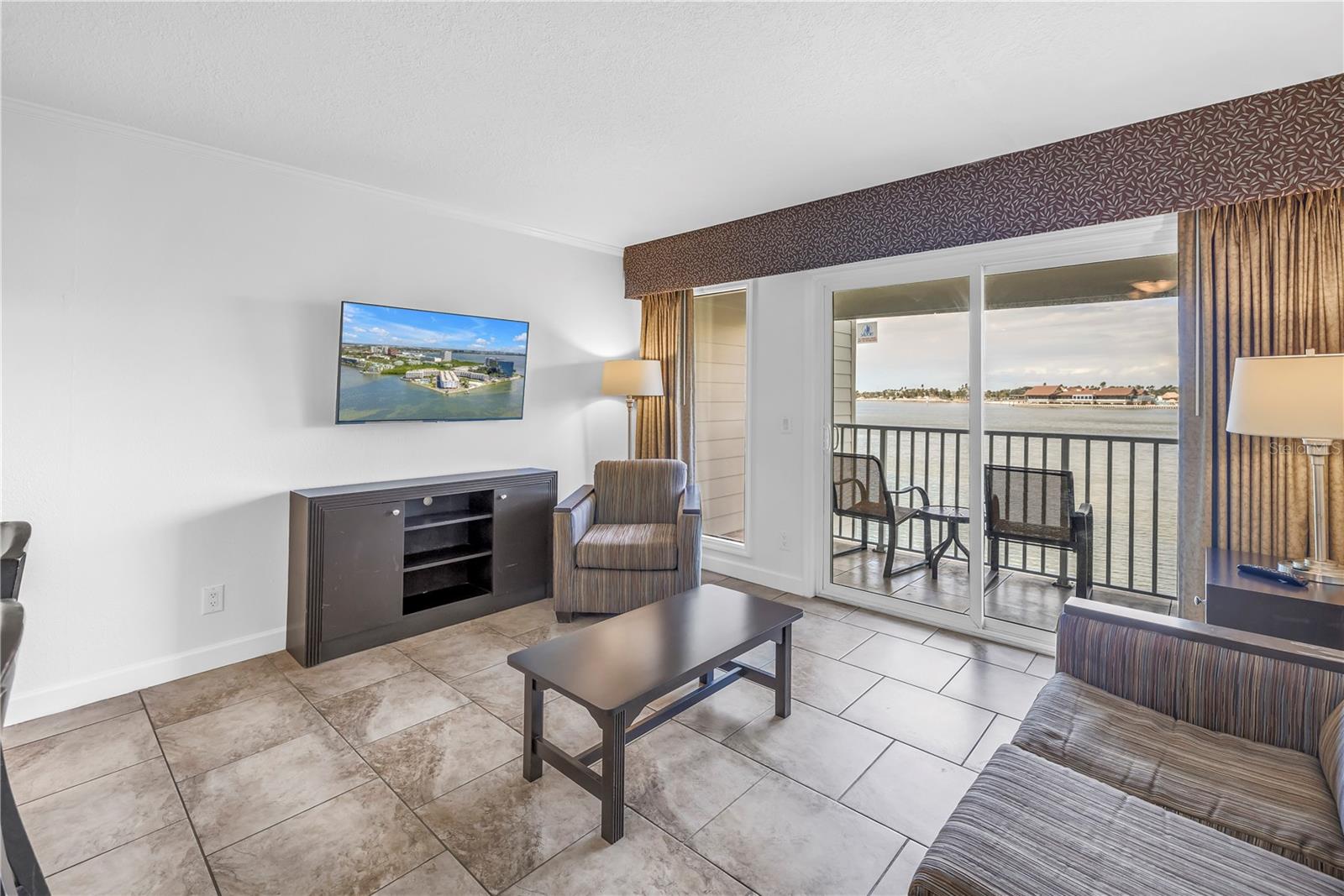 Image 16 of 40 For 2506 Rocky Point Drive 272