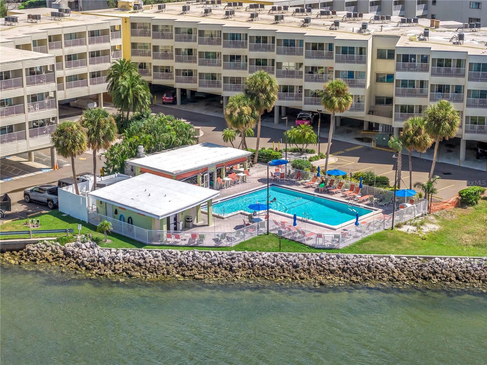 Image 33 of 40 For 2506 Rocky Point Drive 272