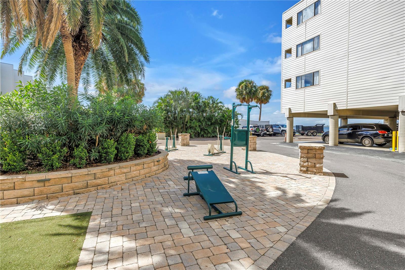 Image 37 of 40 For 2506 Rocky Point Drive 272