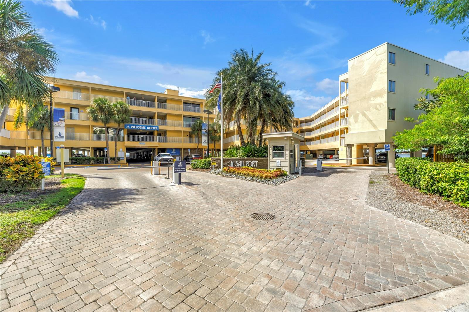 Image 8 of 40 For 2506 Rocky Point Drive 272