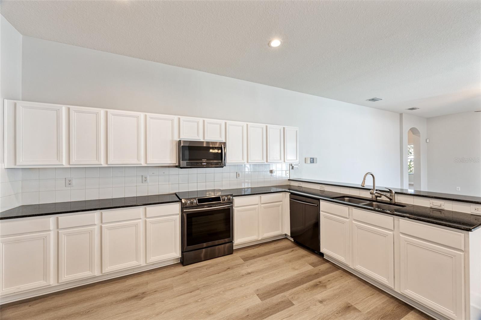 Image 11 of 40 For 4925 Brightstone Place