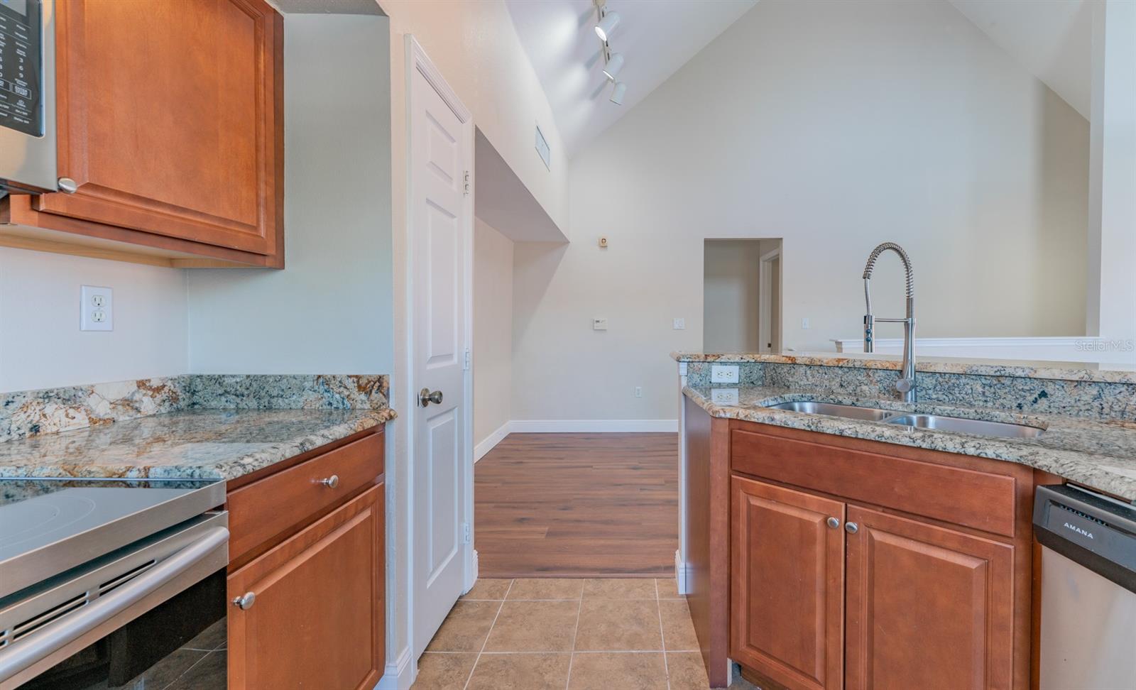 Image 15 of 32 For 10568 Windsor Lake Court