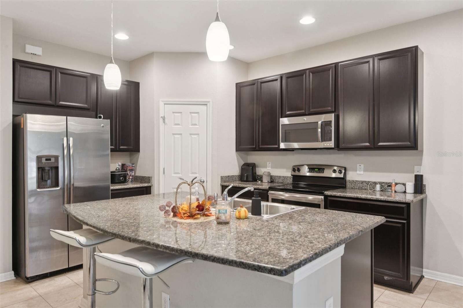 Image 11 of 45 For 7046 Towne Lake Road