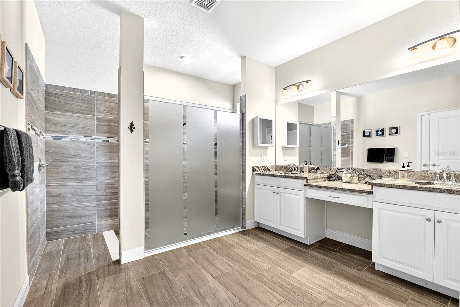 Image 22 of 51 For 11321 Lake Lucaya Drive