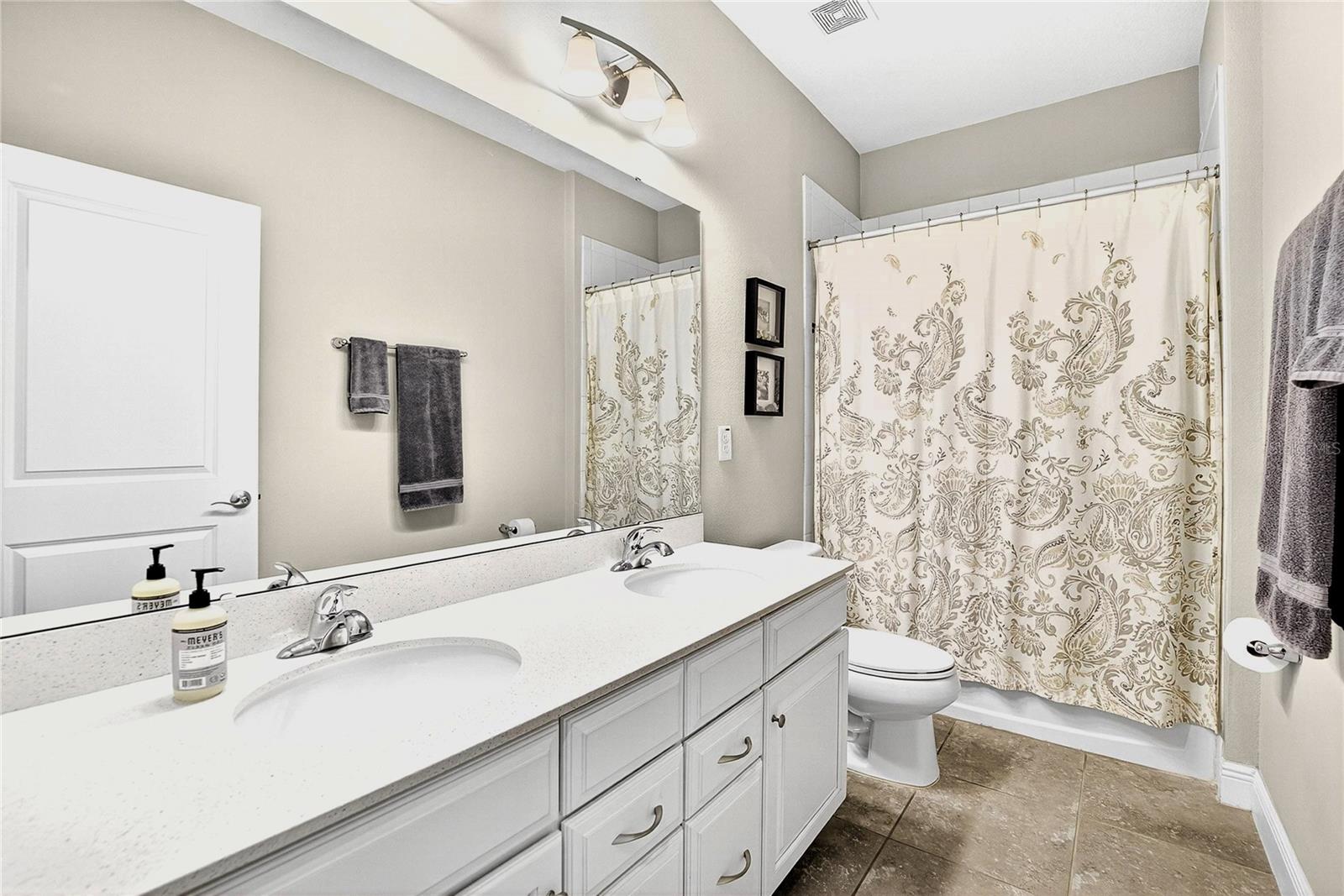 Image 28 of 51 For 11321 Lake Lucaya Drive