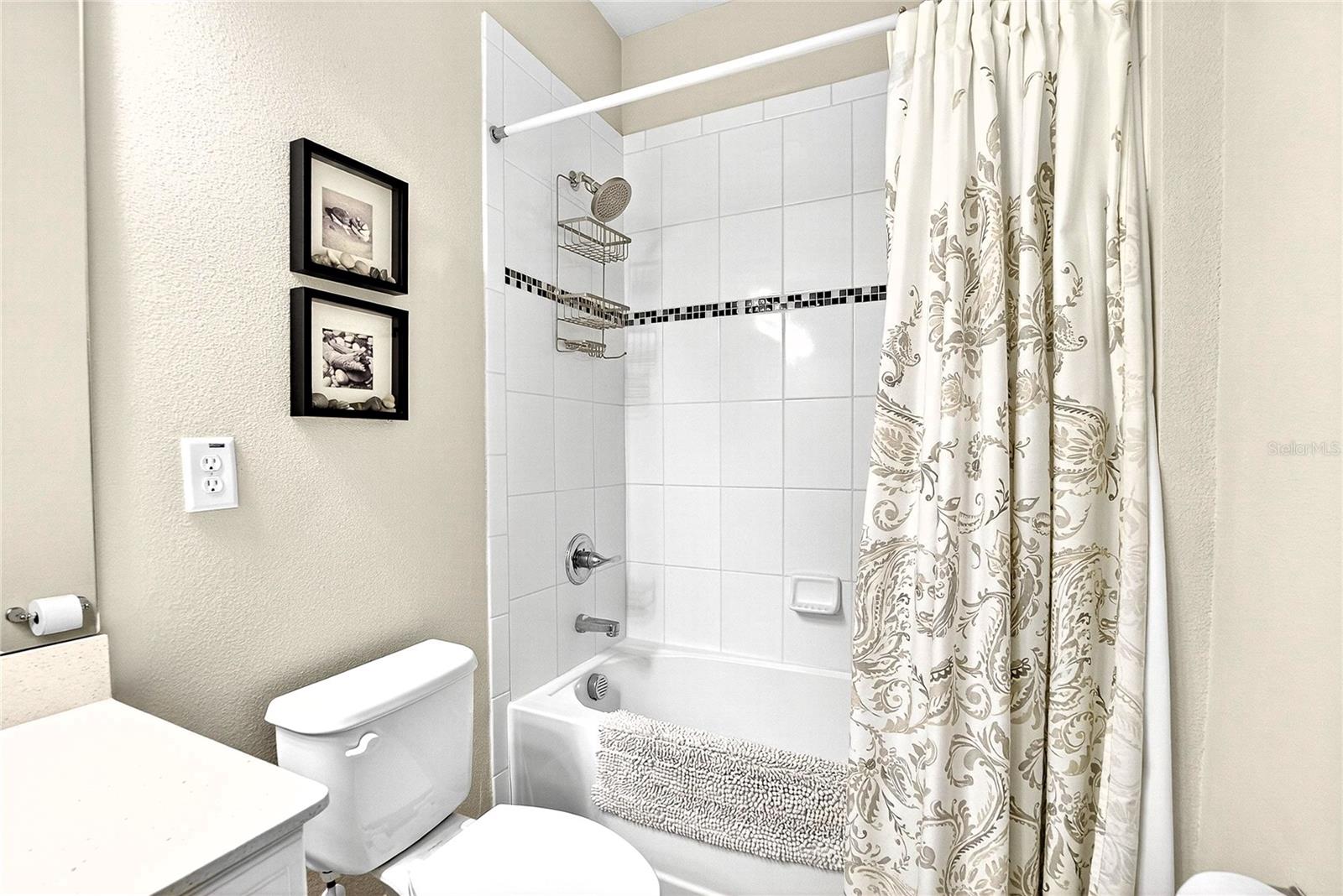 Image 29 of 51 For 11321 Lake Lucaya Drive
