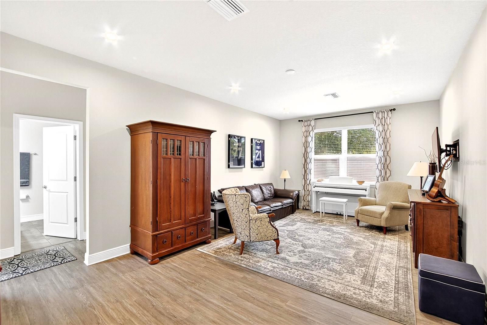 Image 30 of 51 For 11321 Lake Lucaya Drive