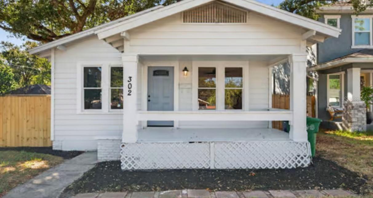 Listing photo id 0 for 302 Curtis Street