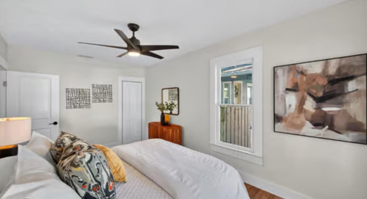 Listing photo id 18 for 302 Curtis Street