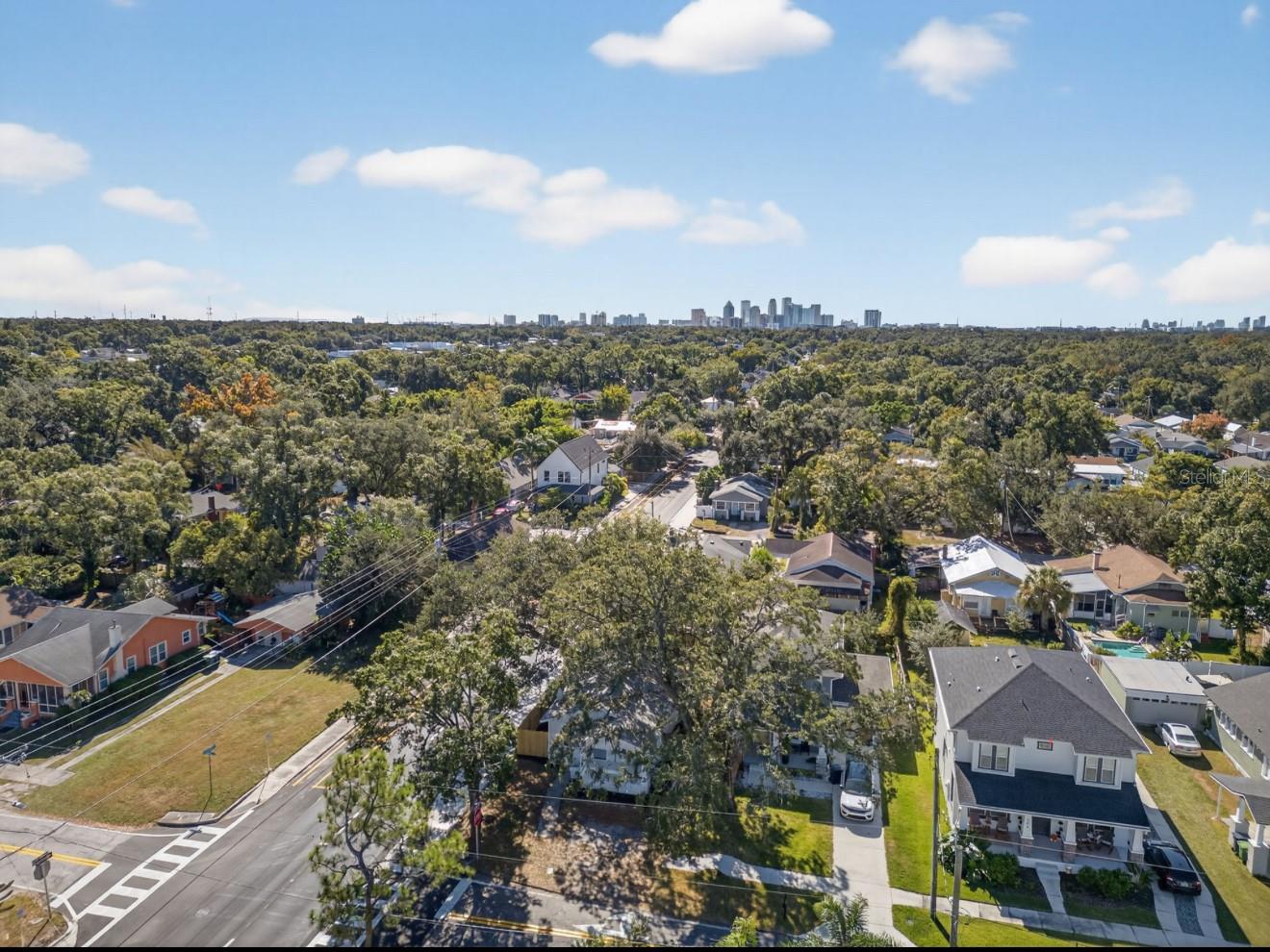 Listing photo id 21 for 302 Curtis Street