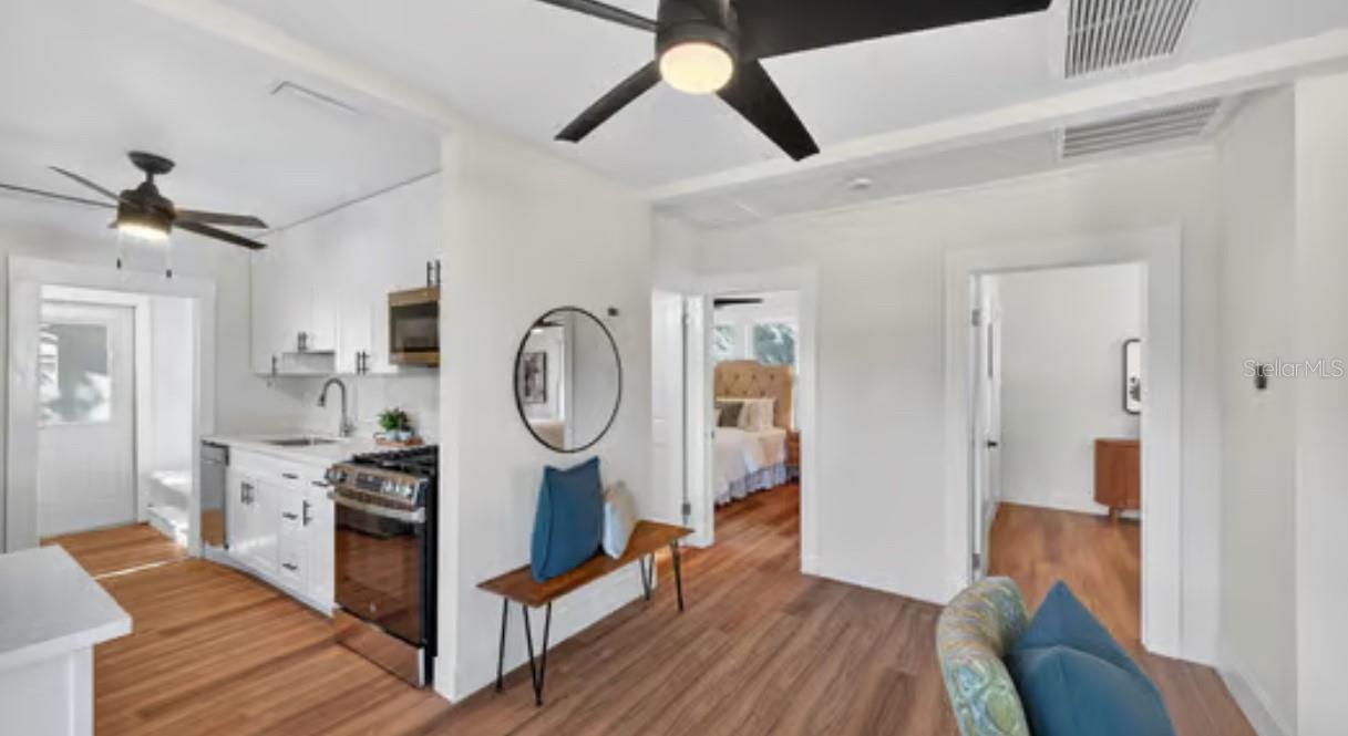 Listing photo id 6 for 302 Curtis Street