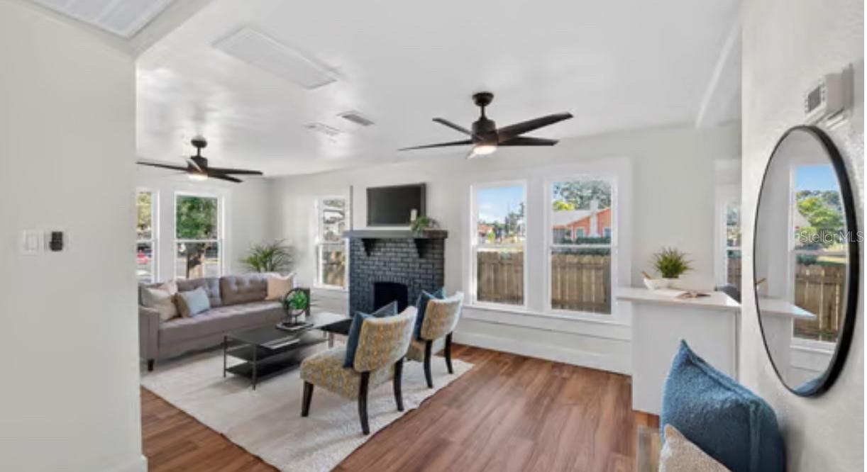 Listing photo id 7 for 302 Curtis Street