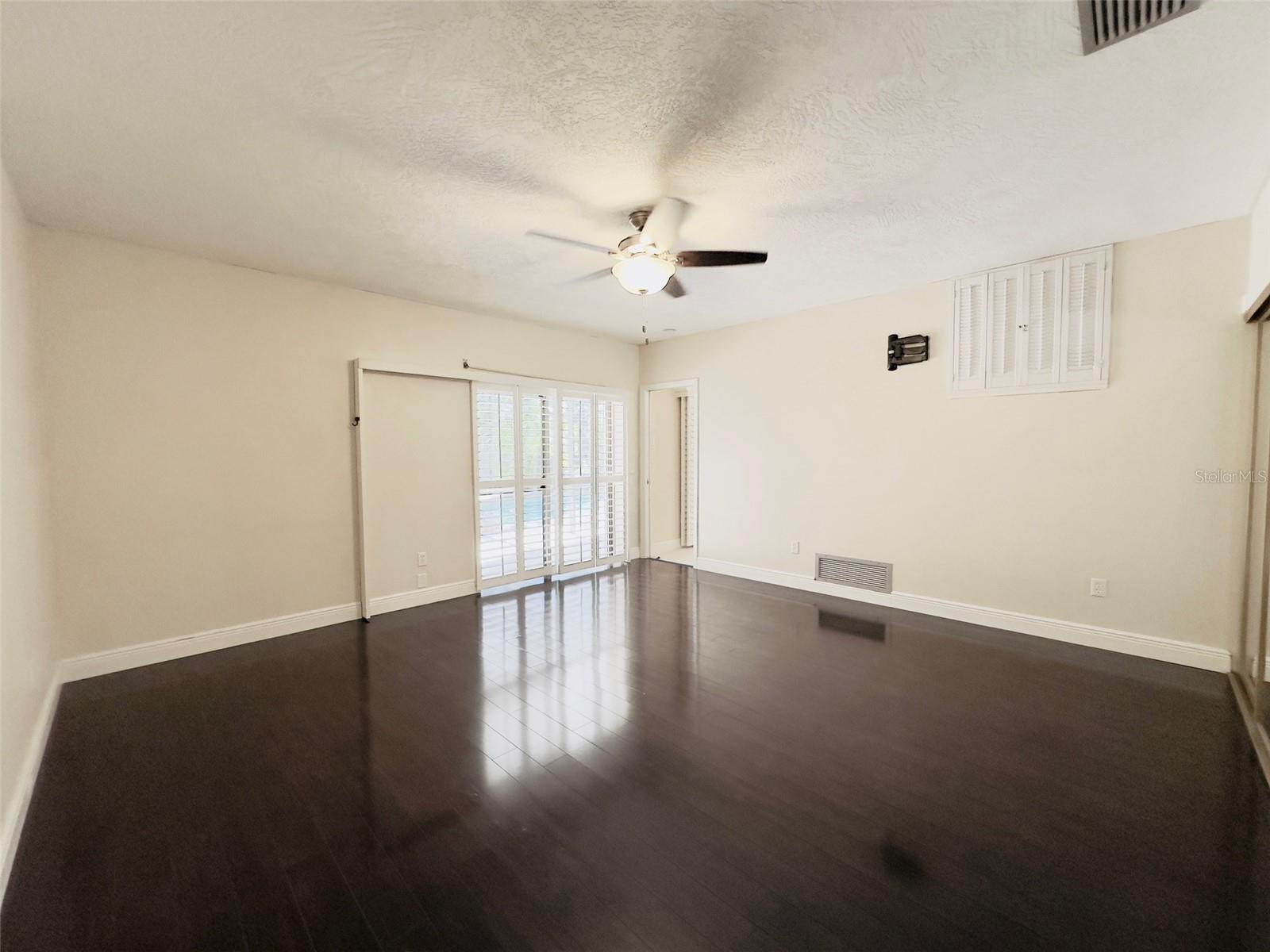 Image 18 of 31 For 3015 Tall Pine Drive