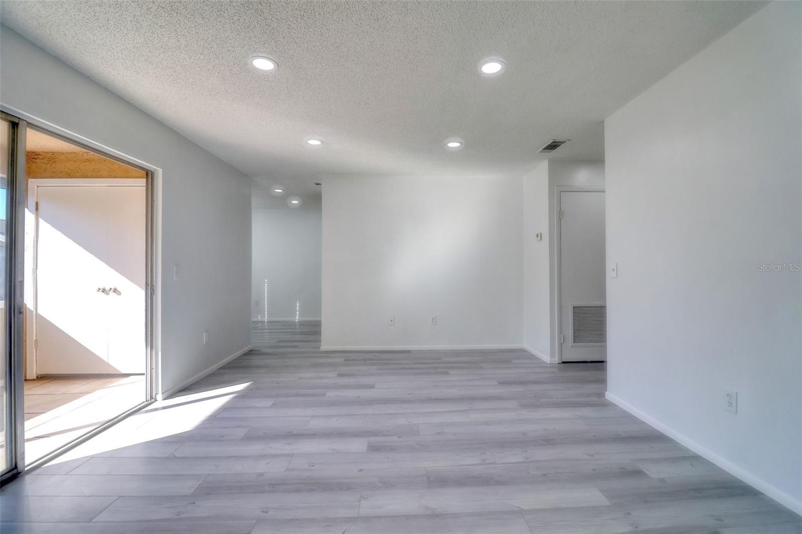 Image 4 of 30 For 4004 Cortez Drive D
