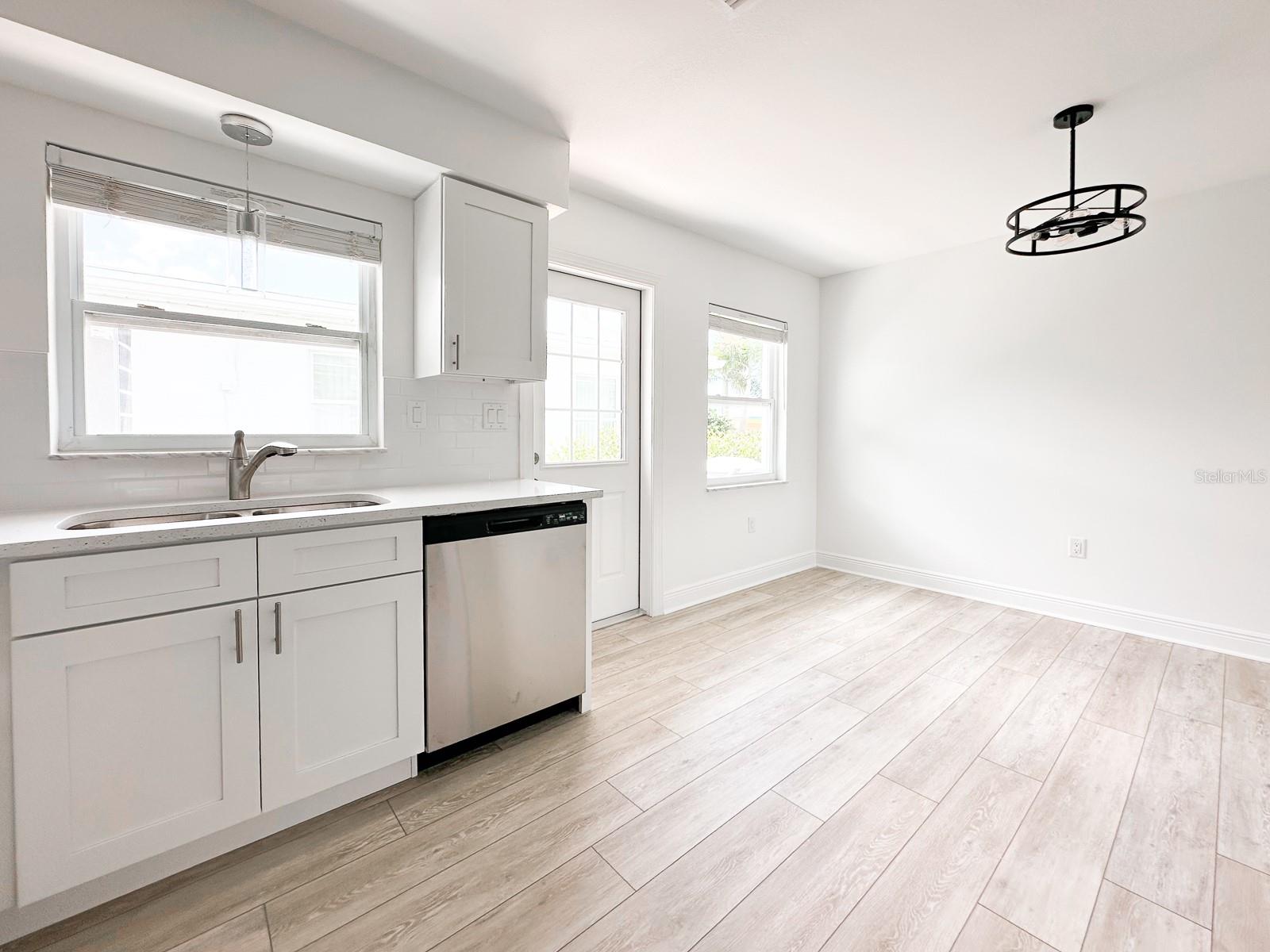 Image 19 of 69 For 11295 1st Street E