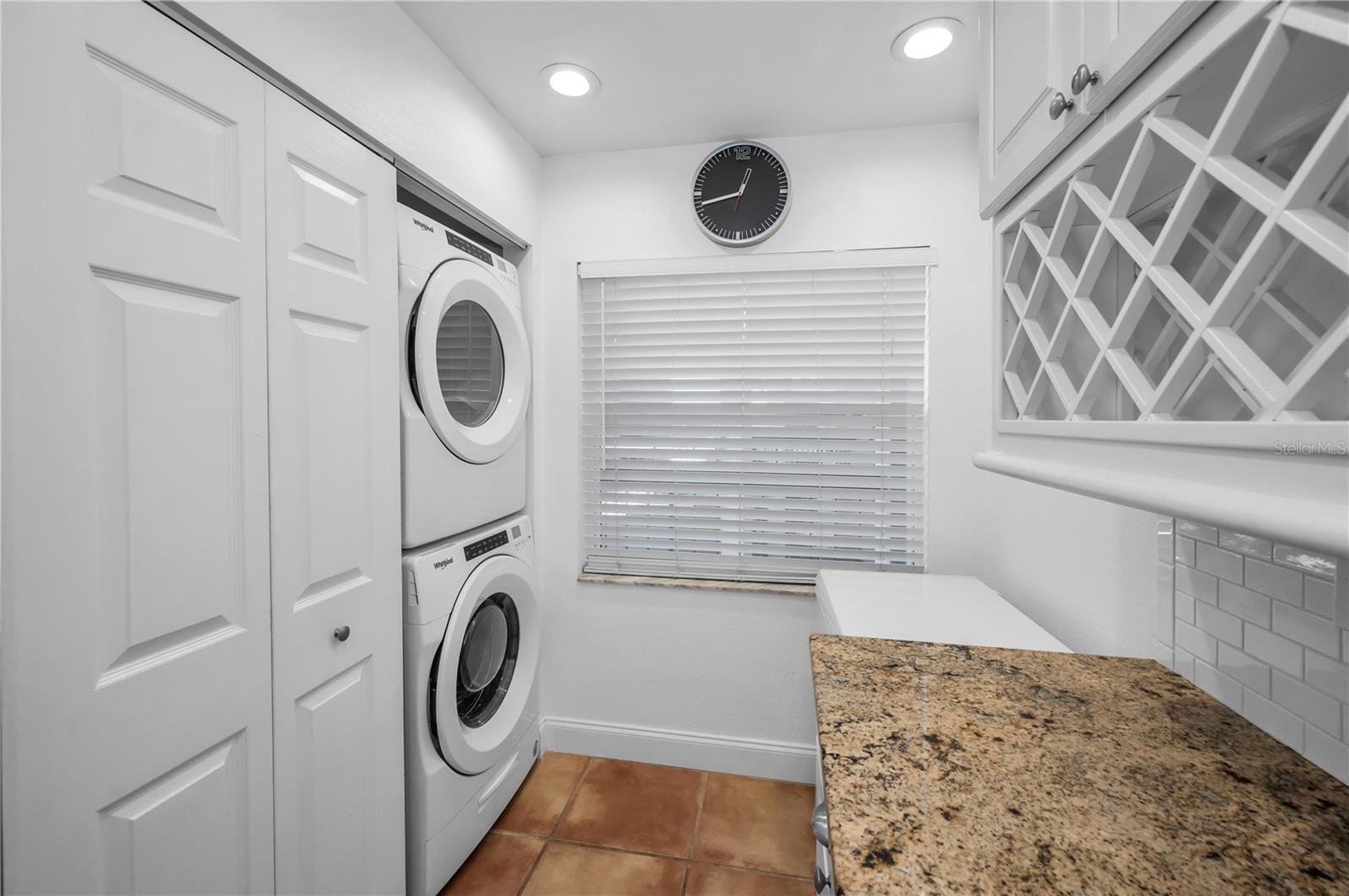 Image 14 of 77 For 5157 Silent Loop 206