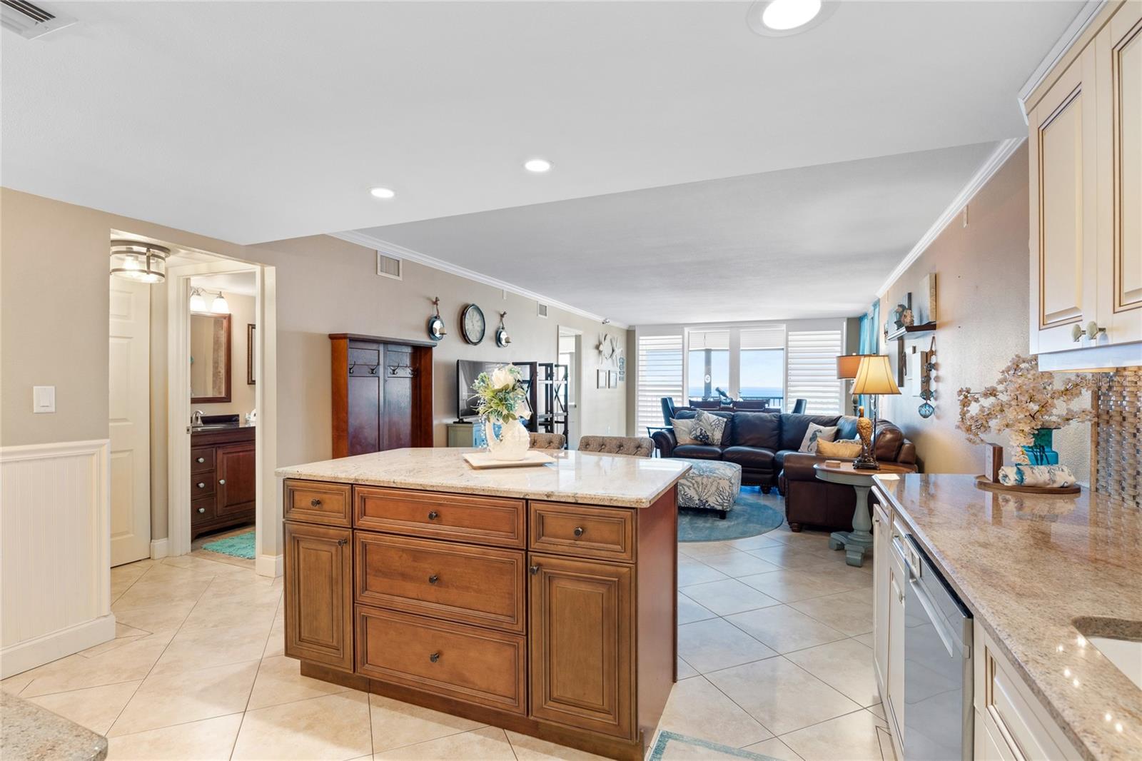 Image 10 of 37 For 15400 Gulf Boulevard 502