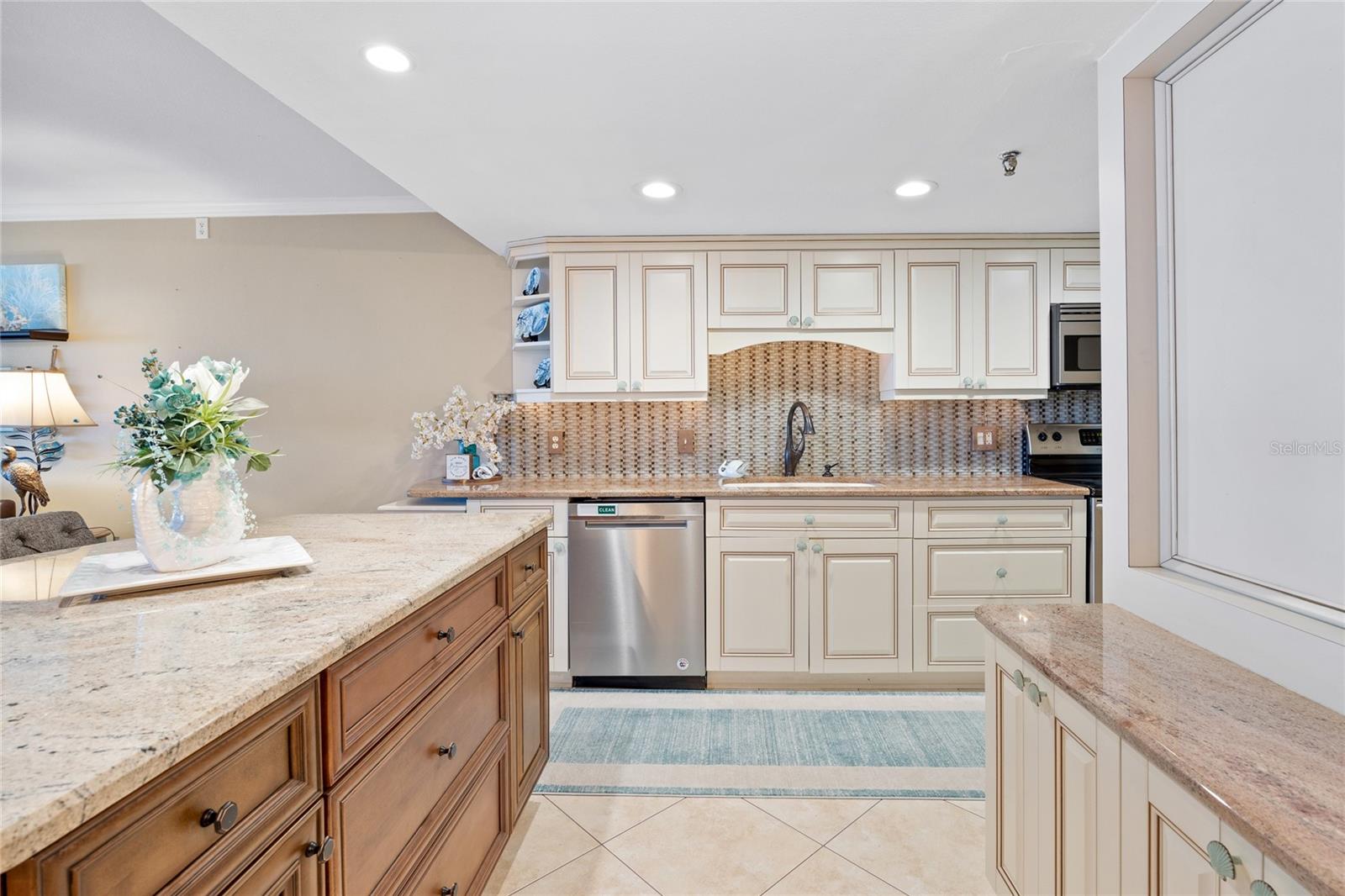 Image 2 of 37 For 15400 Gulf Boulevard 502