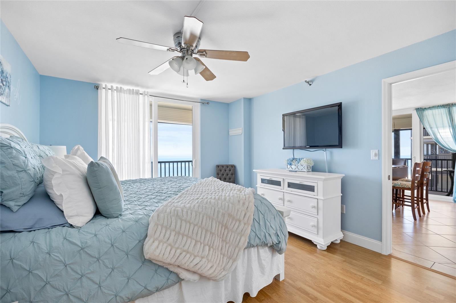 Image 23 of 37 For 15400 Gulf Boulevard 502