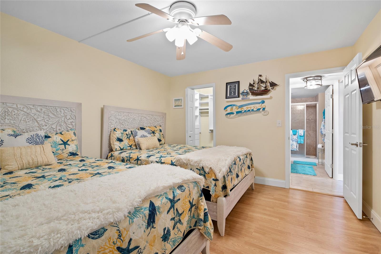 Image 28 of 37 For 15400 Gulf Boulevard 502