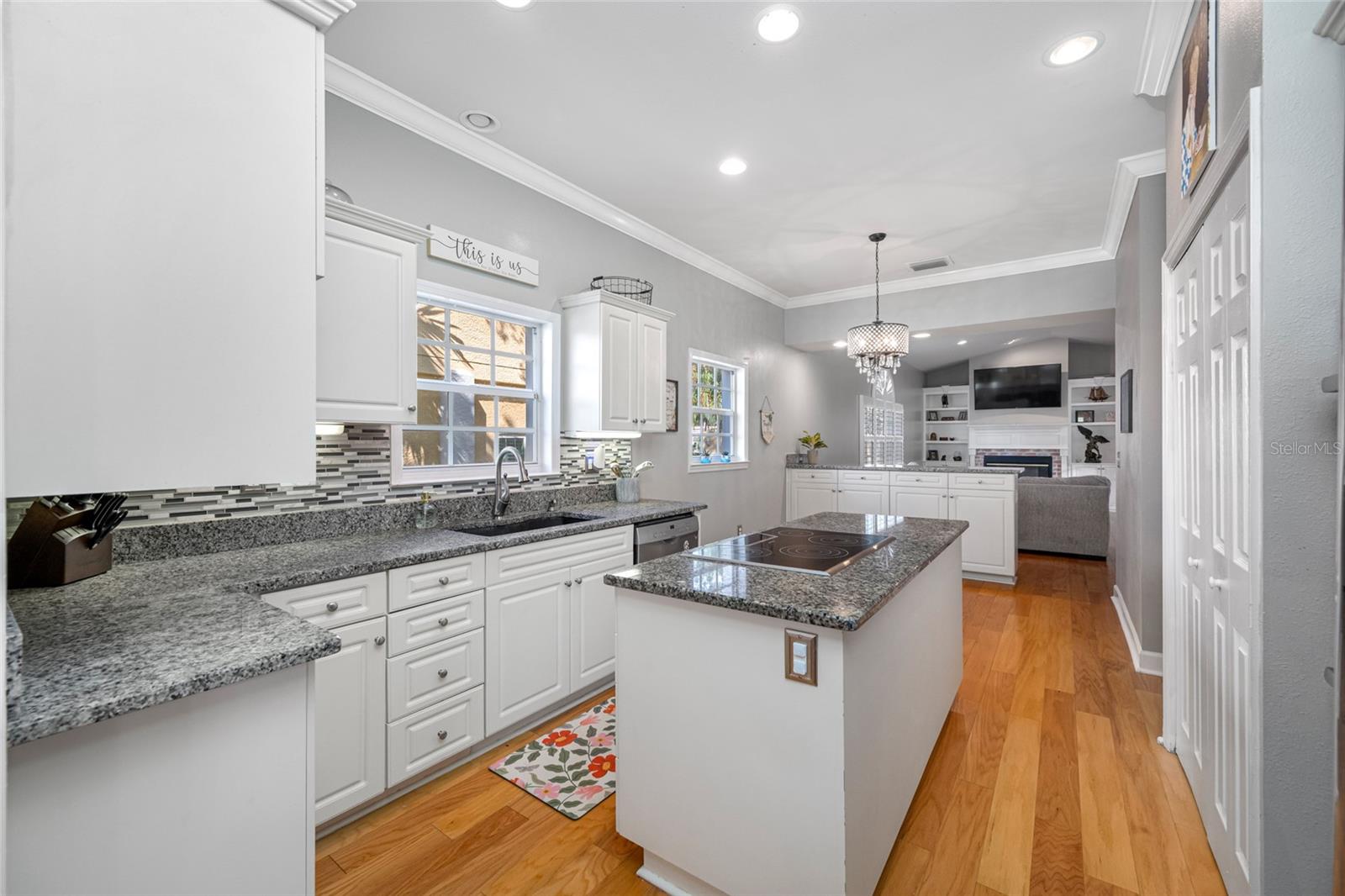 Image 17 of 71 For 119 Adalia Avenue