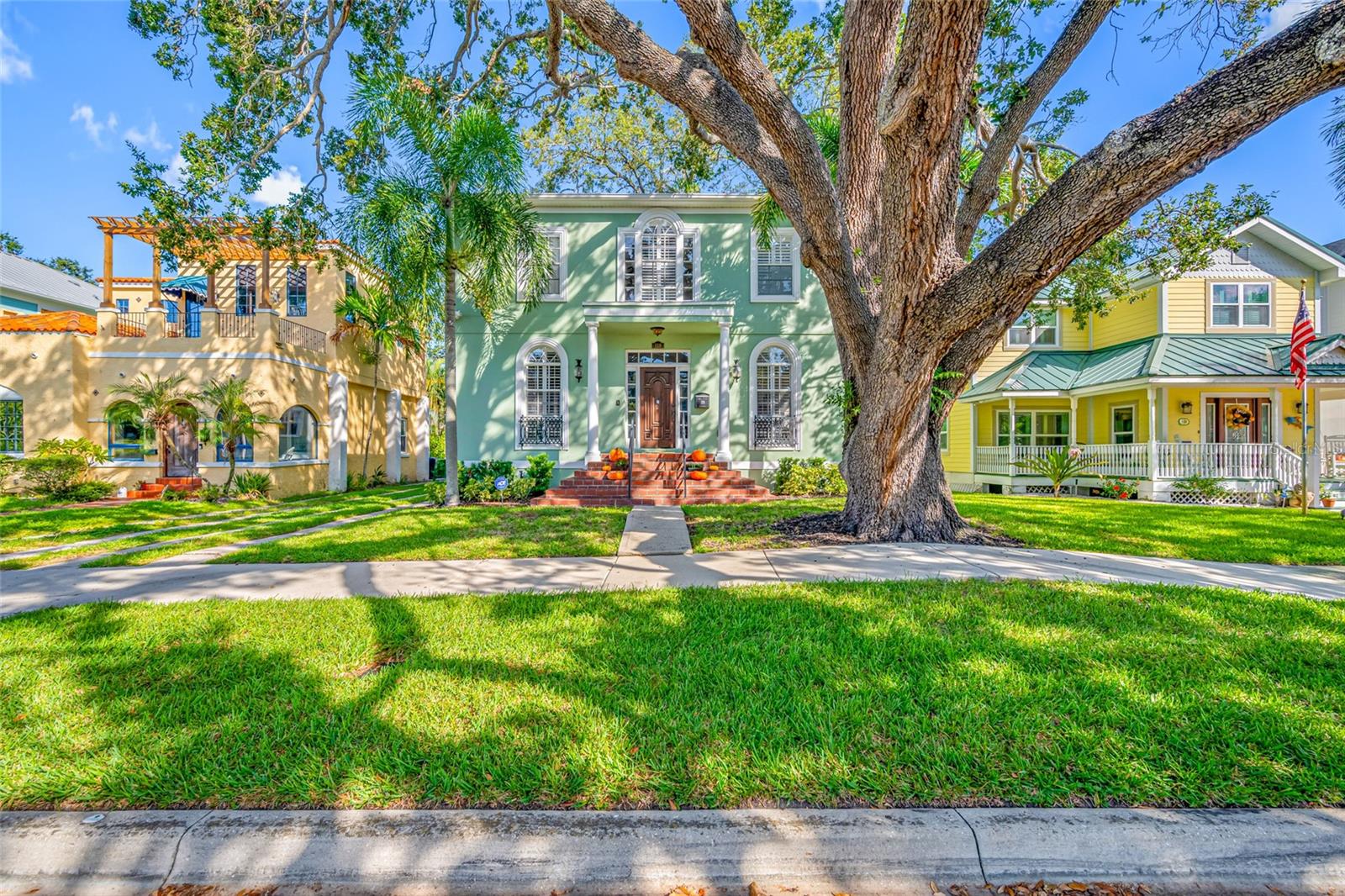 Image 2 of 71 For 119 Adalia Avenue