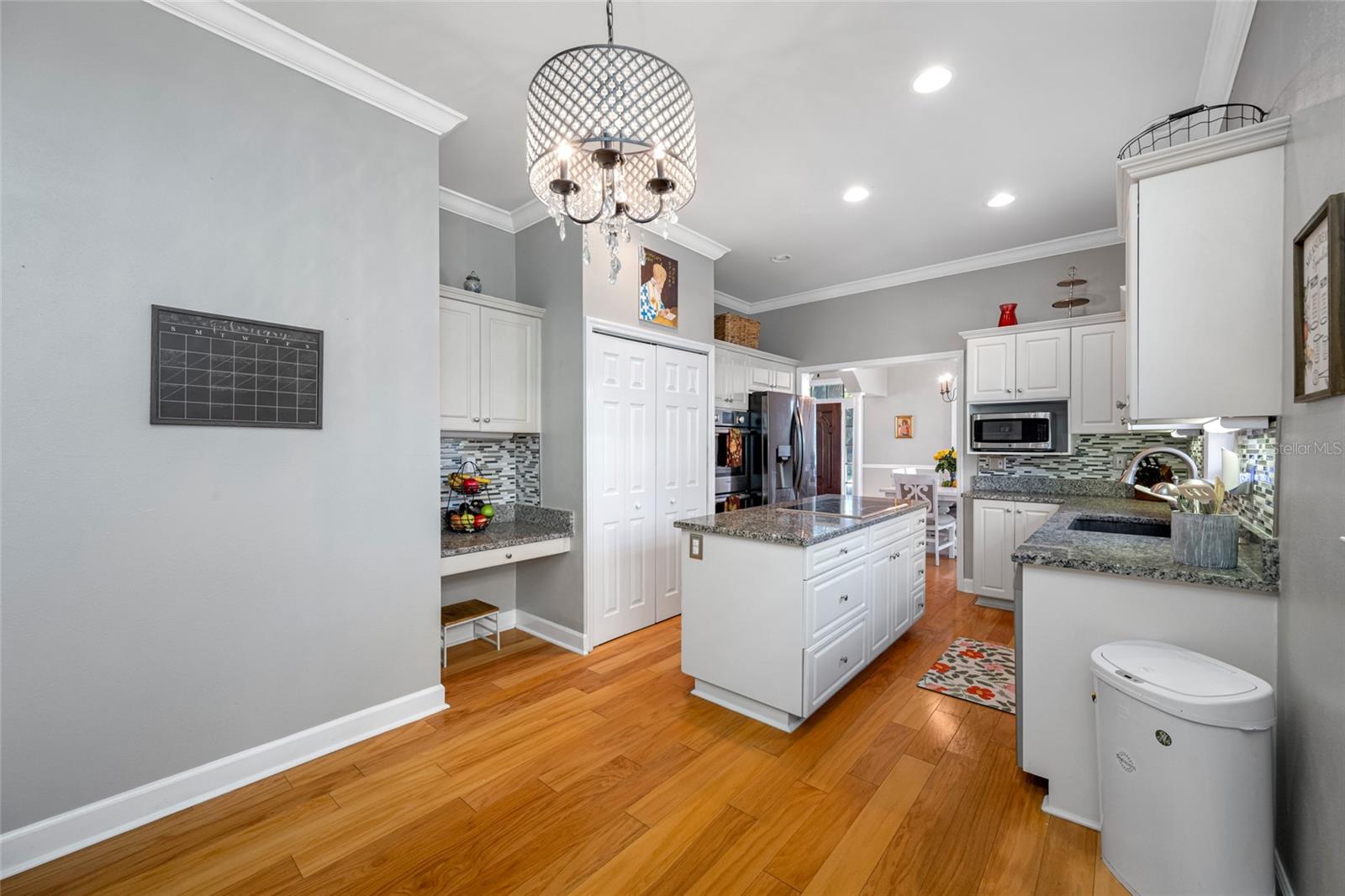 Image 20 of 71 For 119 Adalia Avenue