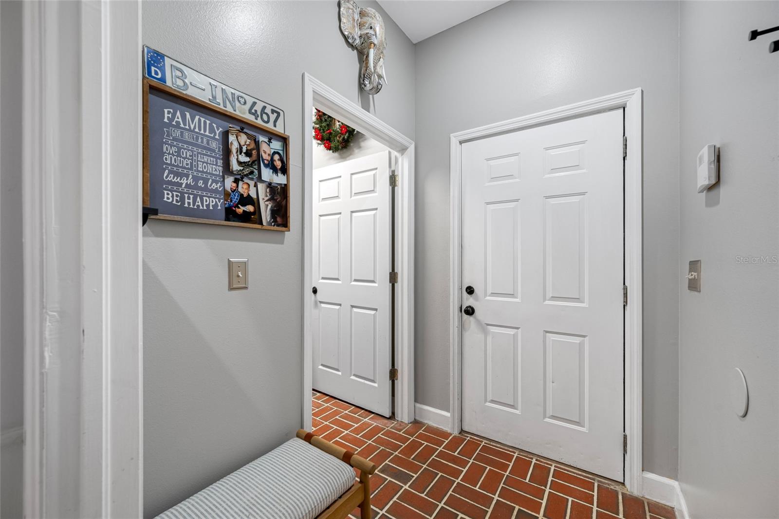 Image 33 of 71 For 119 Adalia Avenue