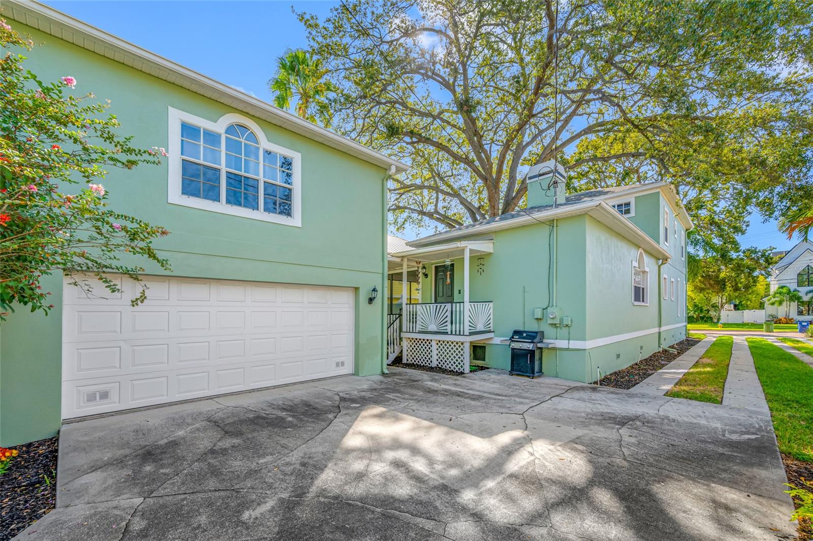 Image 8 of 71 For 119 Adalia Avenue