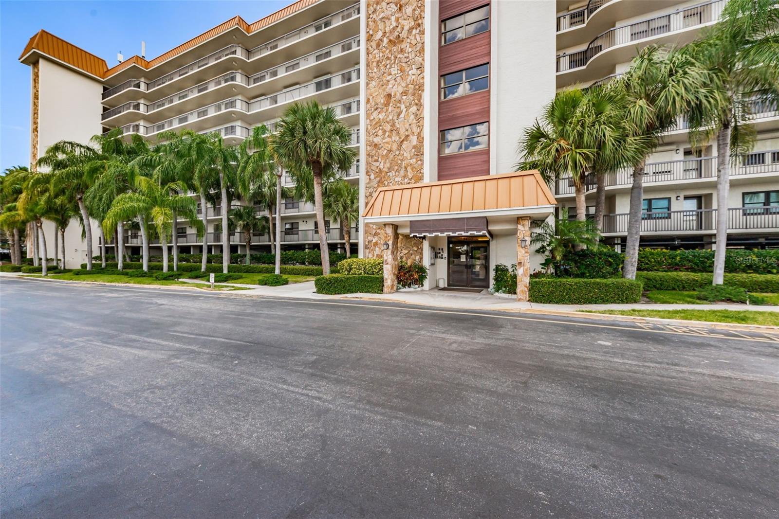 Image 4 of 57 For 5400 Park Street 600