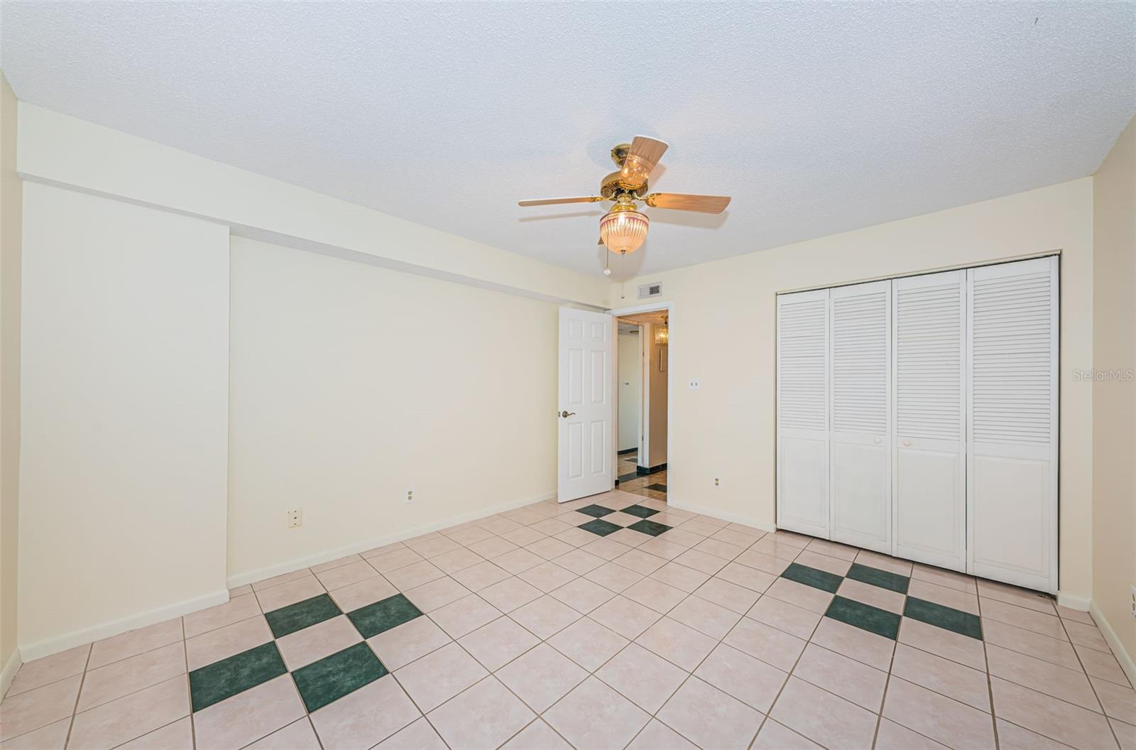 Image 43 of 57 For 5400 Park Street 600