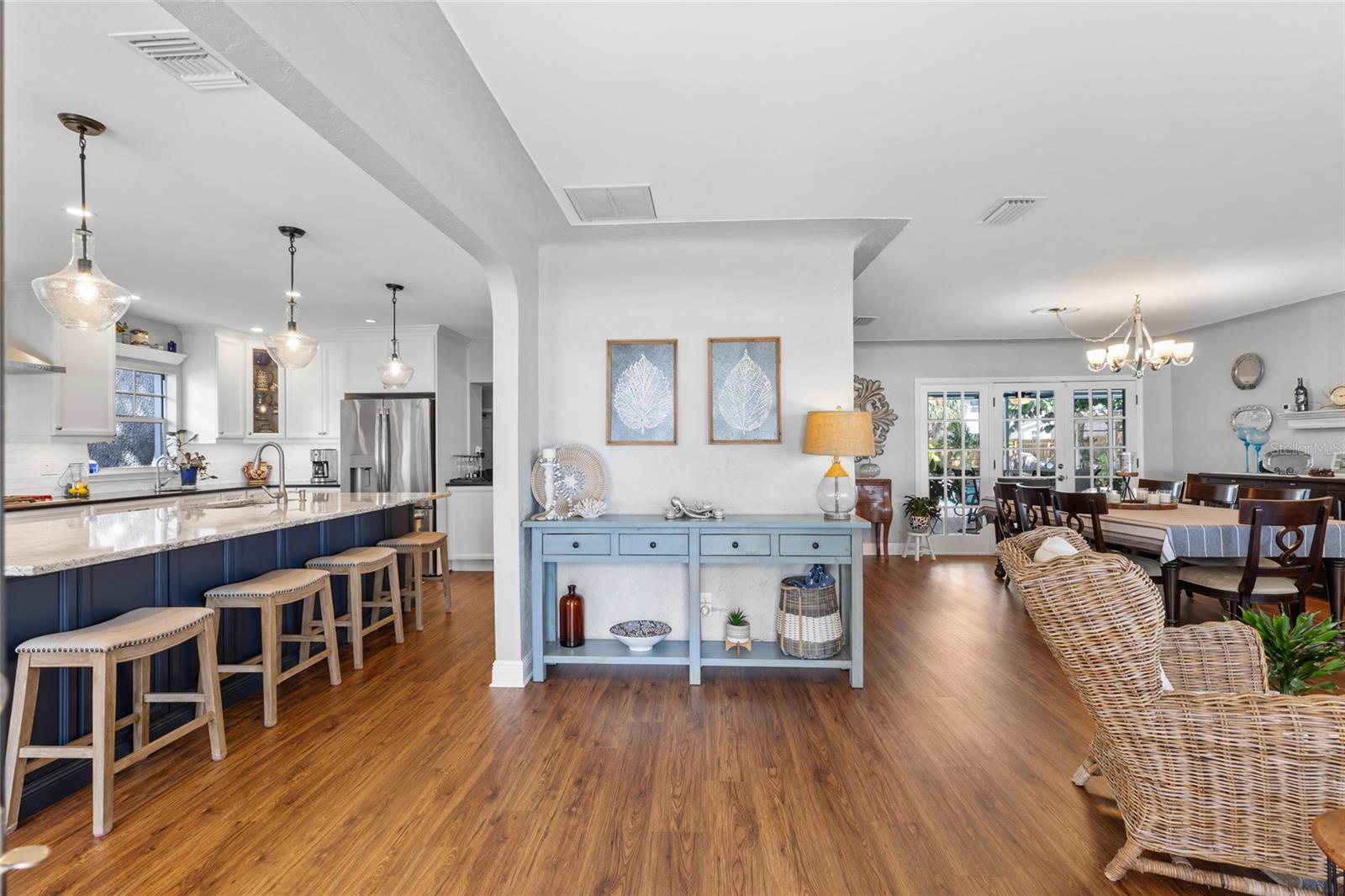 Image 16 of 66 For 311 Sunset Drive N