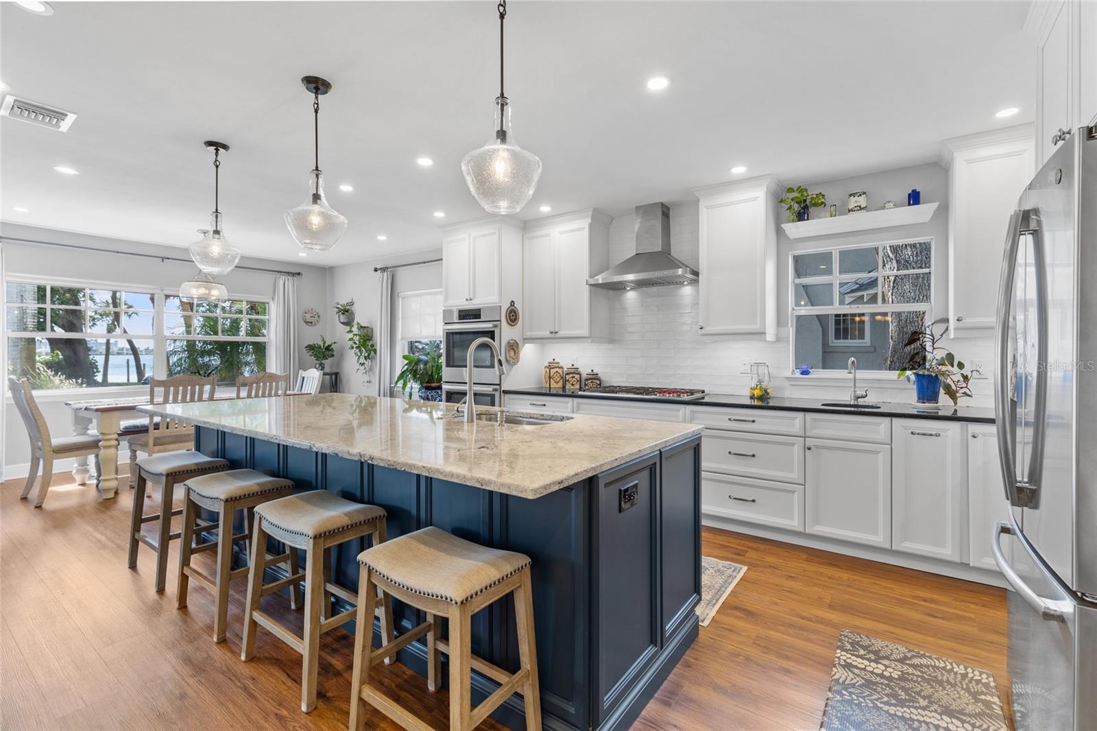 Image 20 of 66 For 311 Sunset Drive N