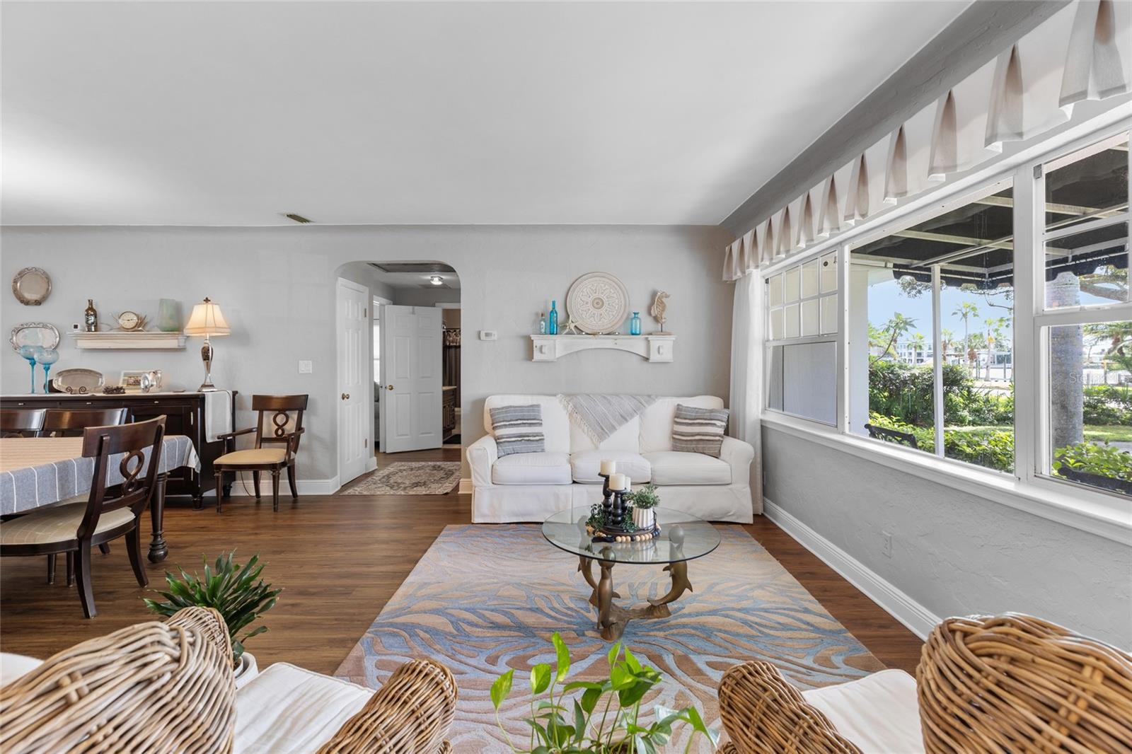 Image 22 of 66 For 311 Sunset Drive N