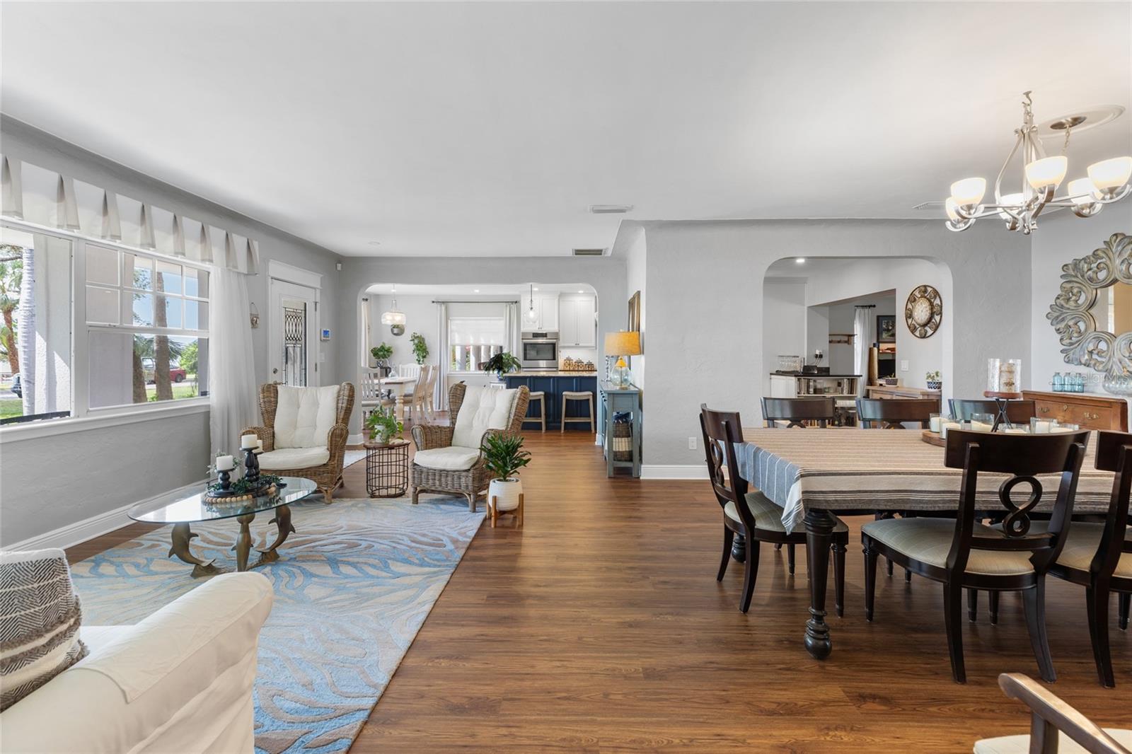 Image 25 of 66 For 311 Sunset Drive N