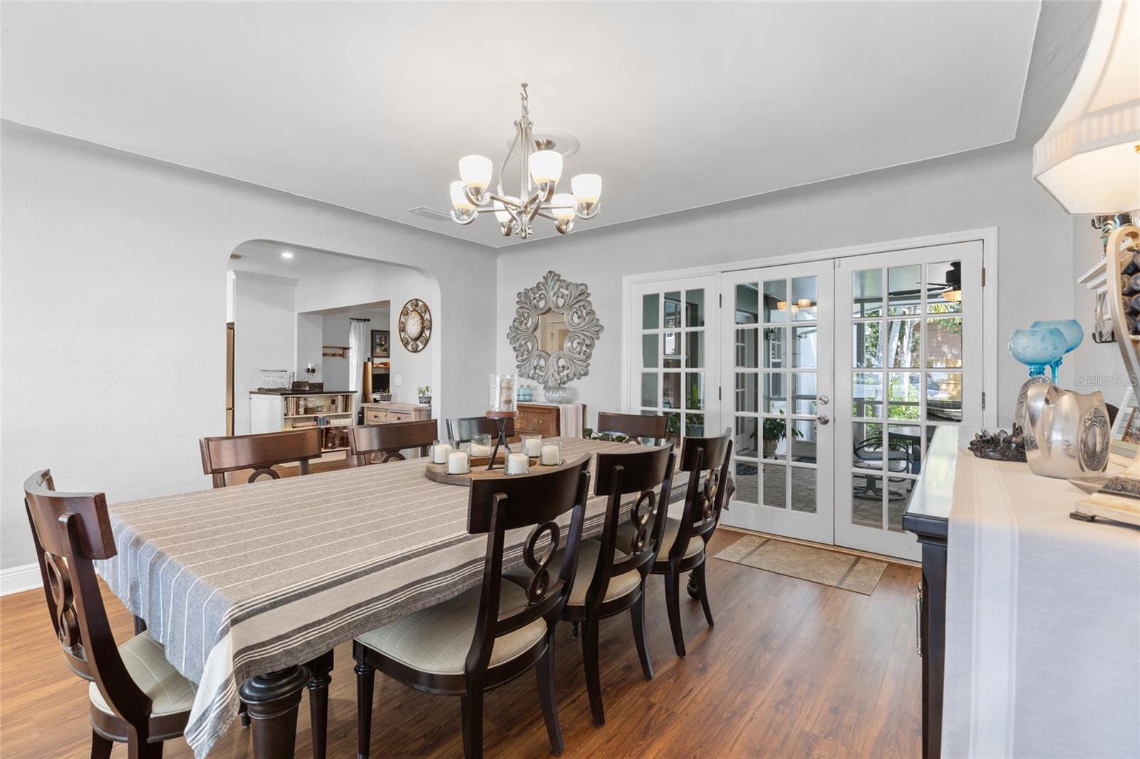 Image 27 of 66 For 311 Sunset Drive N