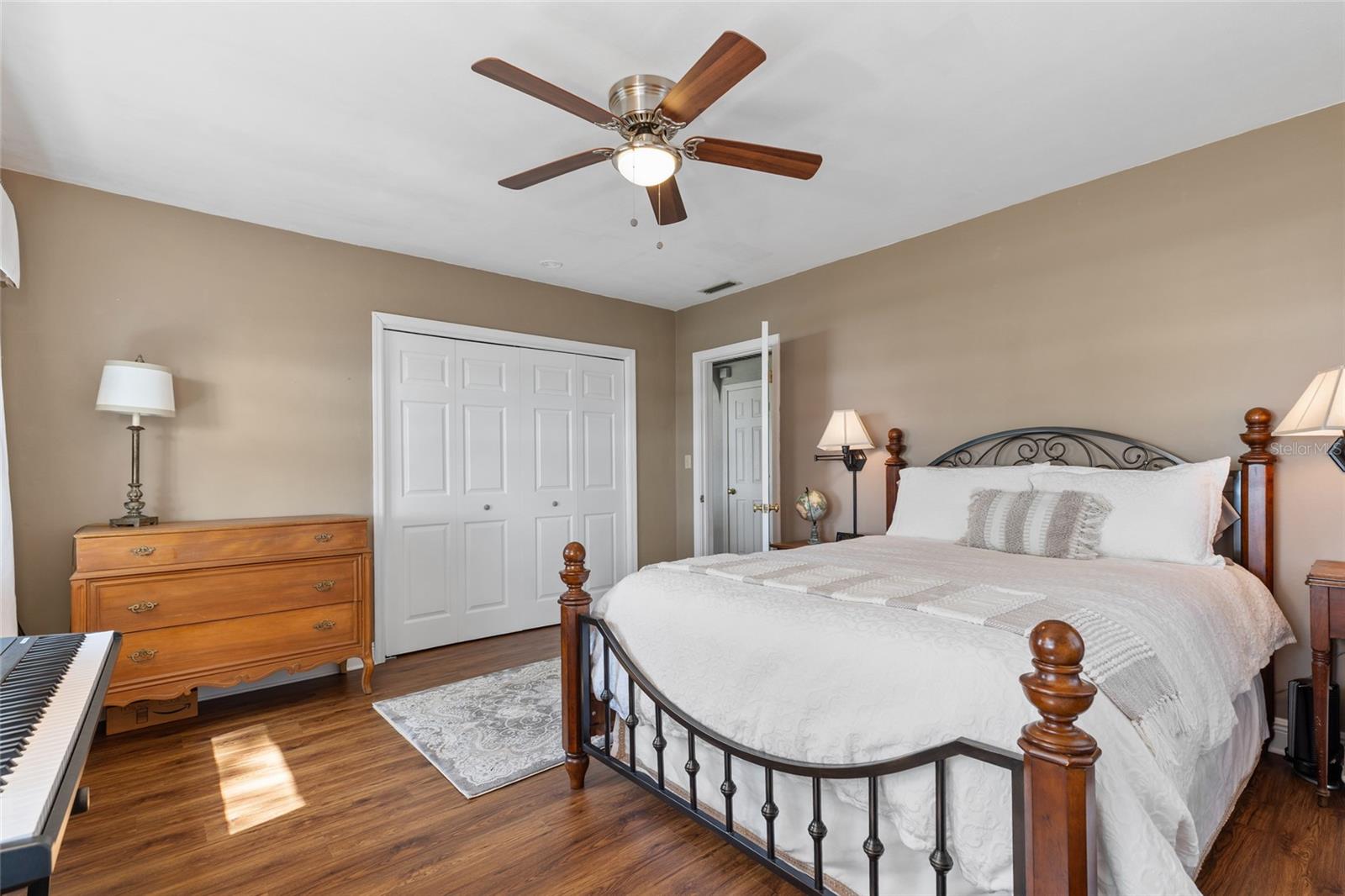 Image 32 of 66 For 311 Sunset Drive N