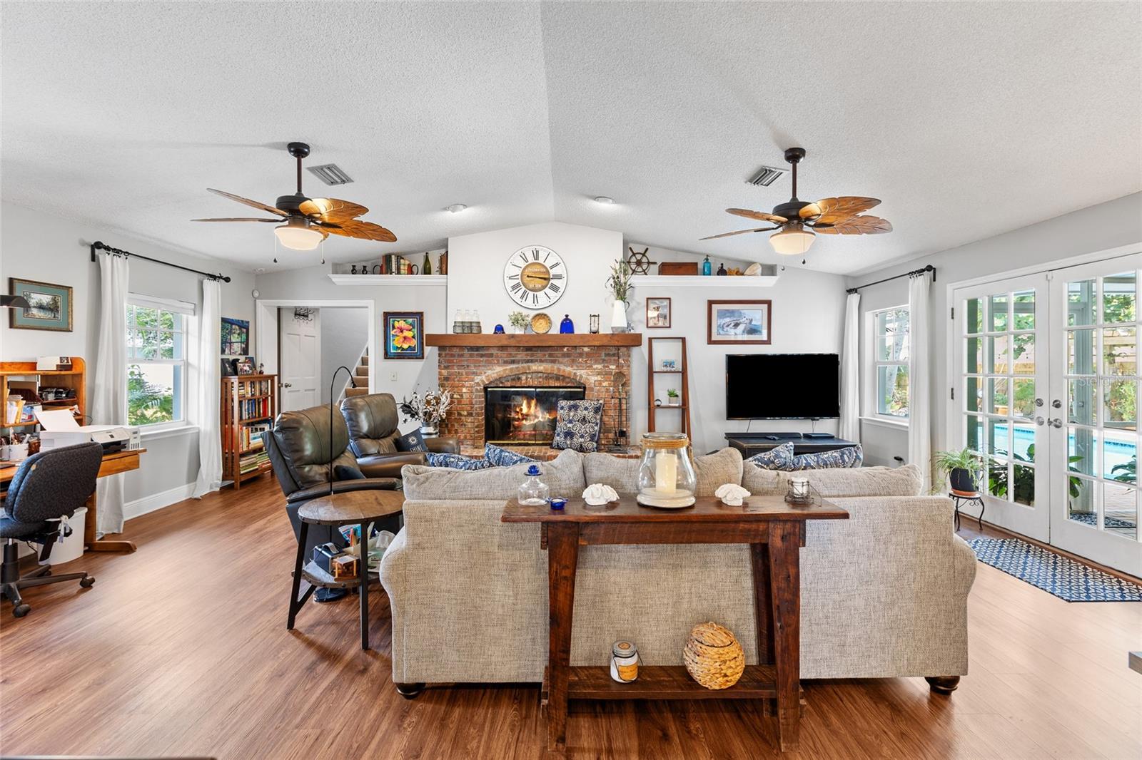 Image 33 of 66 For 311 Sunset Drive N