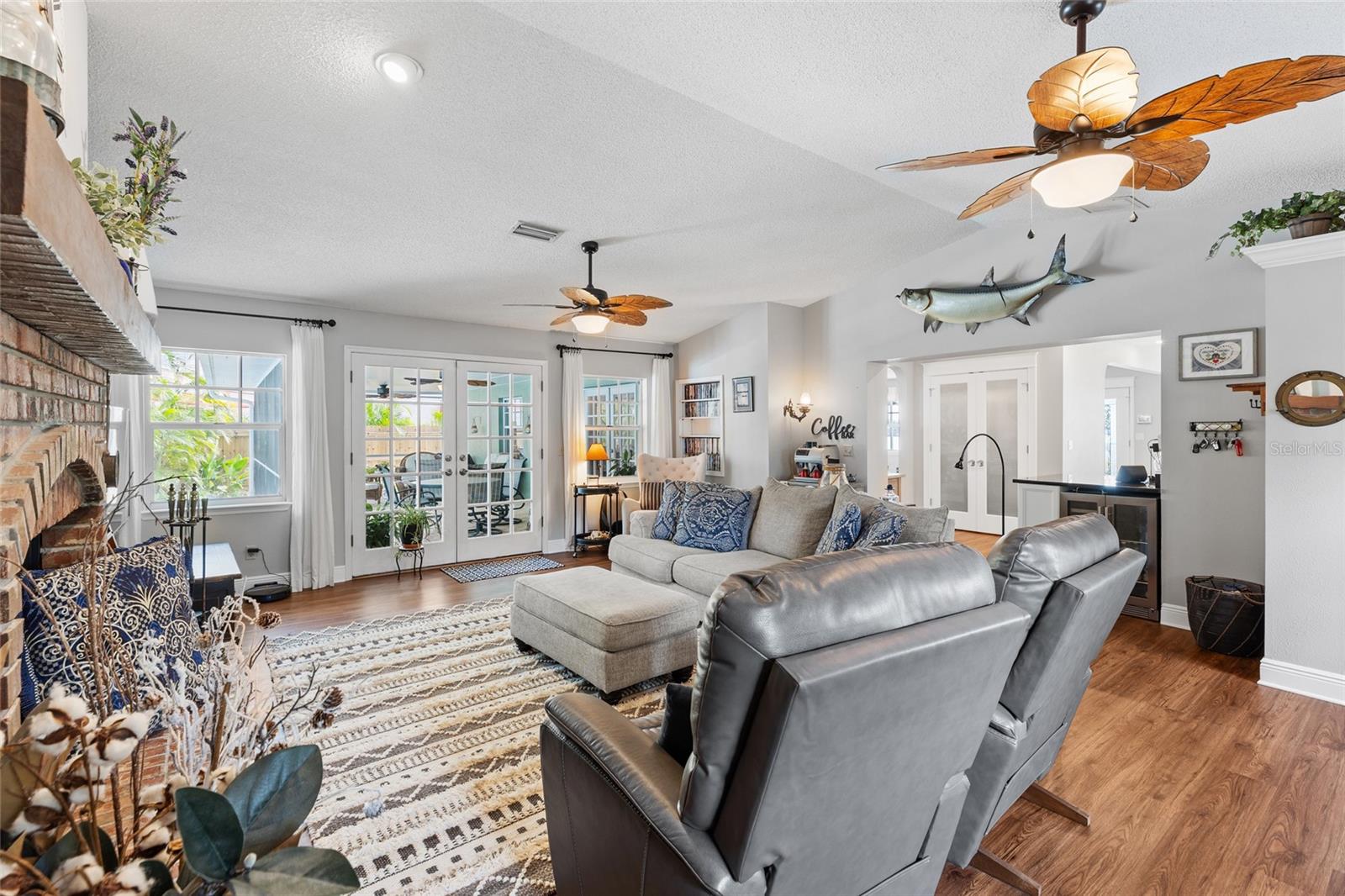 Image 36 of 66 For 311 Sunset Drive N