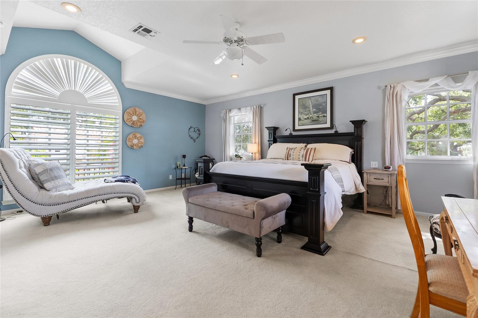 Image 37 of 66 For 311 Sunset Drive N