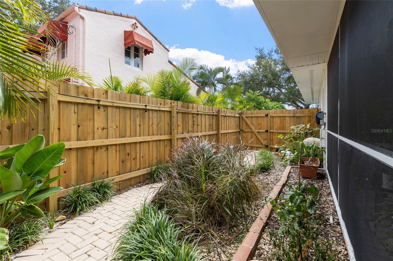 Image 47 of 66 For 311 Sunset Drive N