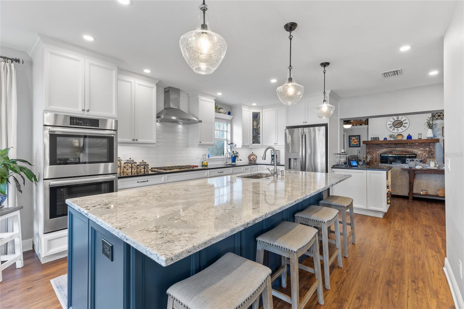 Image 6 of 66 For 311 Sunset Drive N