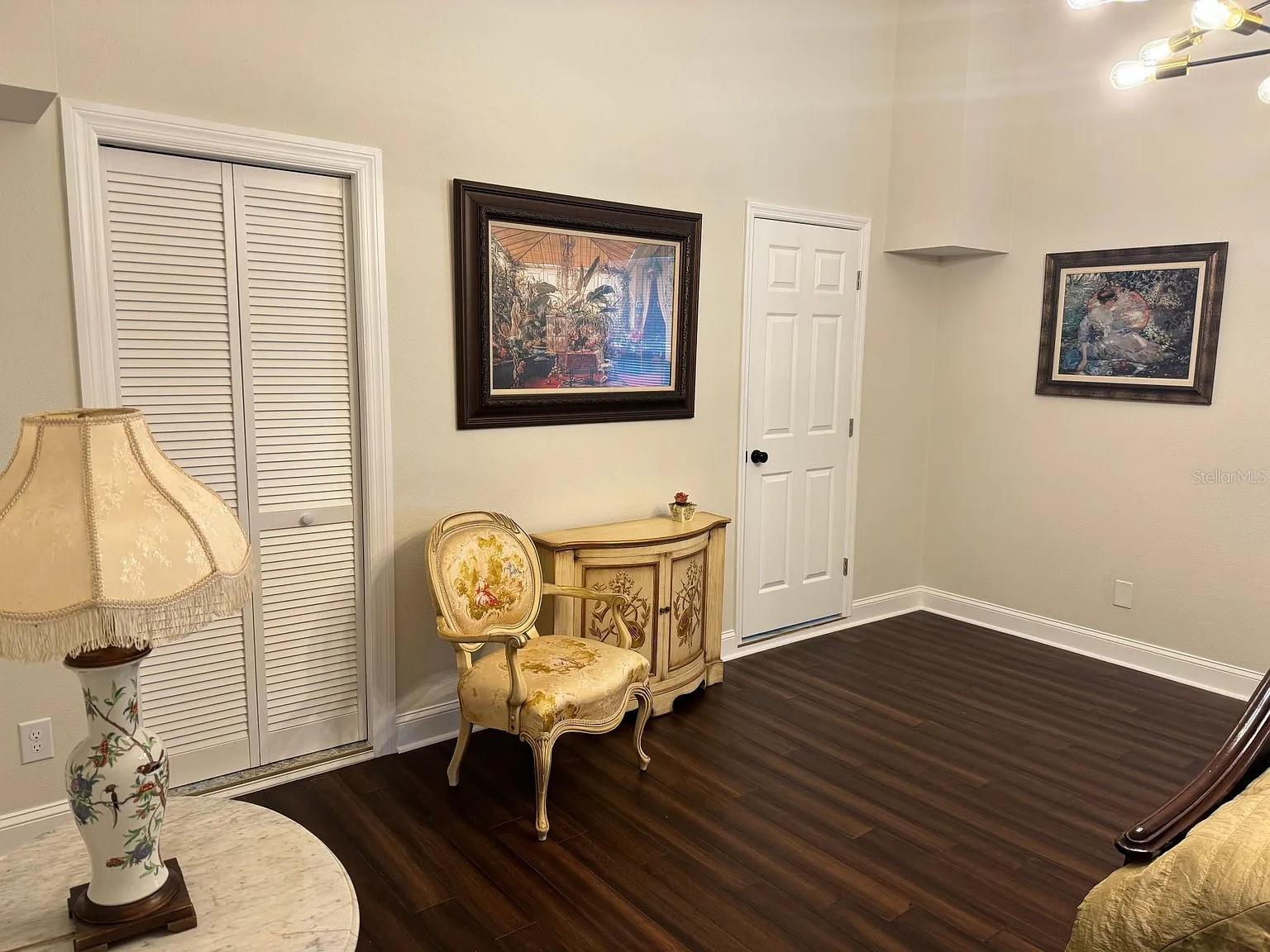 Image 3 of 32 For 3710 De Soto Boulevard