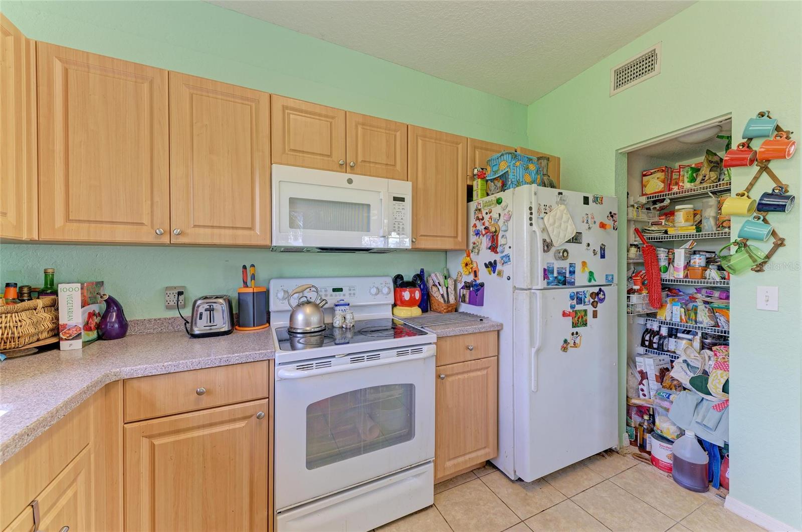 Image 24 of 96 For 3917 Cape Haze Drive 606