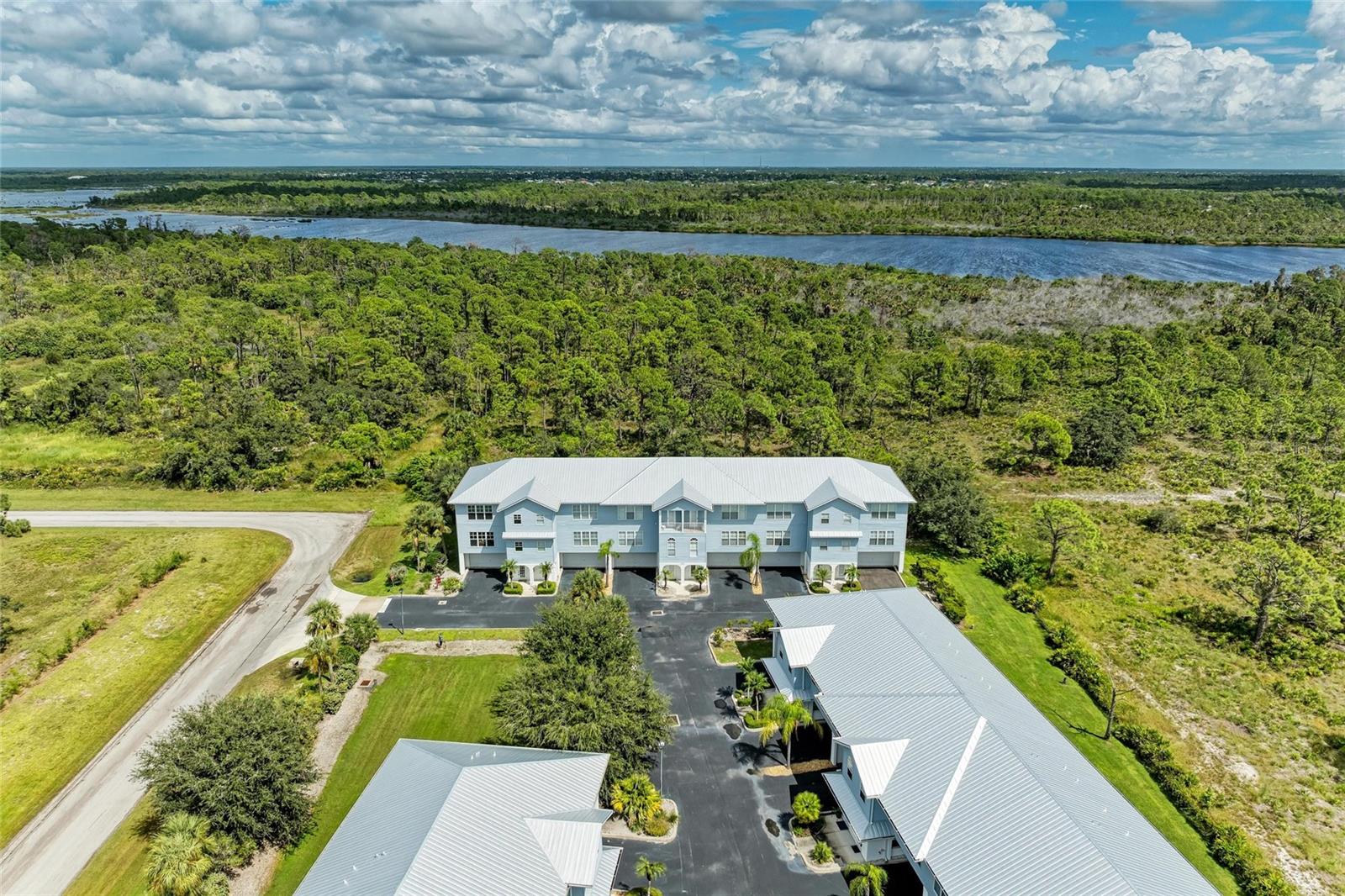 Image 3 of 96 For 3917 Cape Haze Drive 606