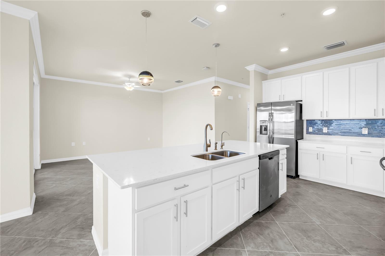 Image 34 of 67 For 1030 Tidewater Shores Loop 405