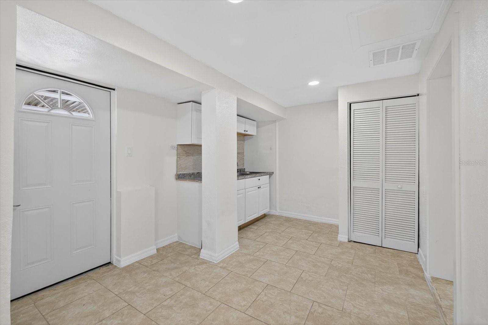 Image 32 of 40 For 6009 Theresa St