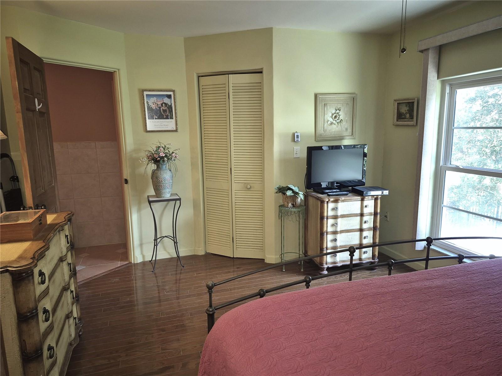 Image 38 of 65 For 2700 Bayshore Boulevard 2c 578