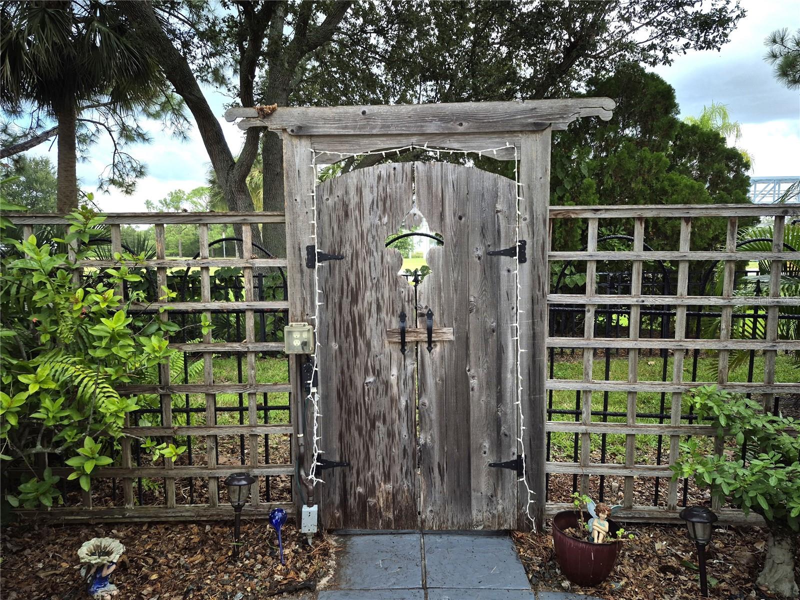 Image 45 of 65 For 2700 Bayshore Boulevard 2c 578