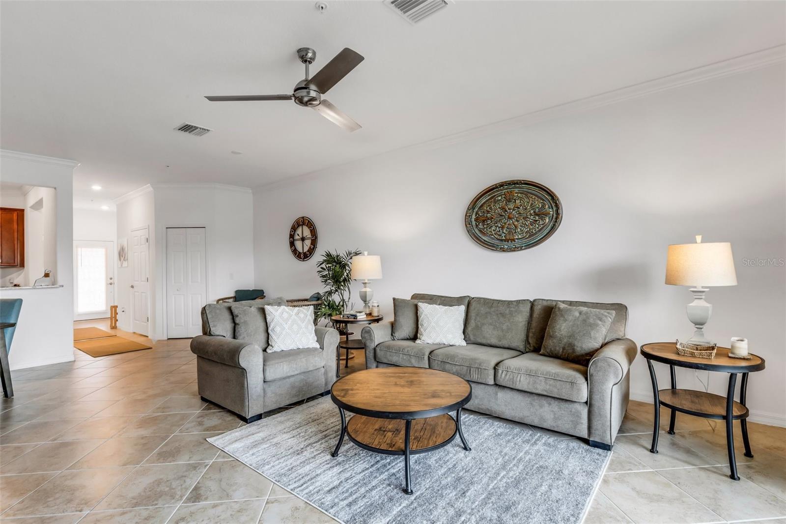 Image 18 of 69 For 20450 Lagente Circle